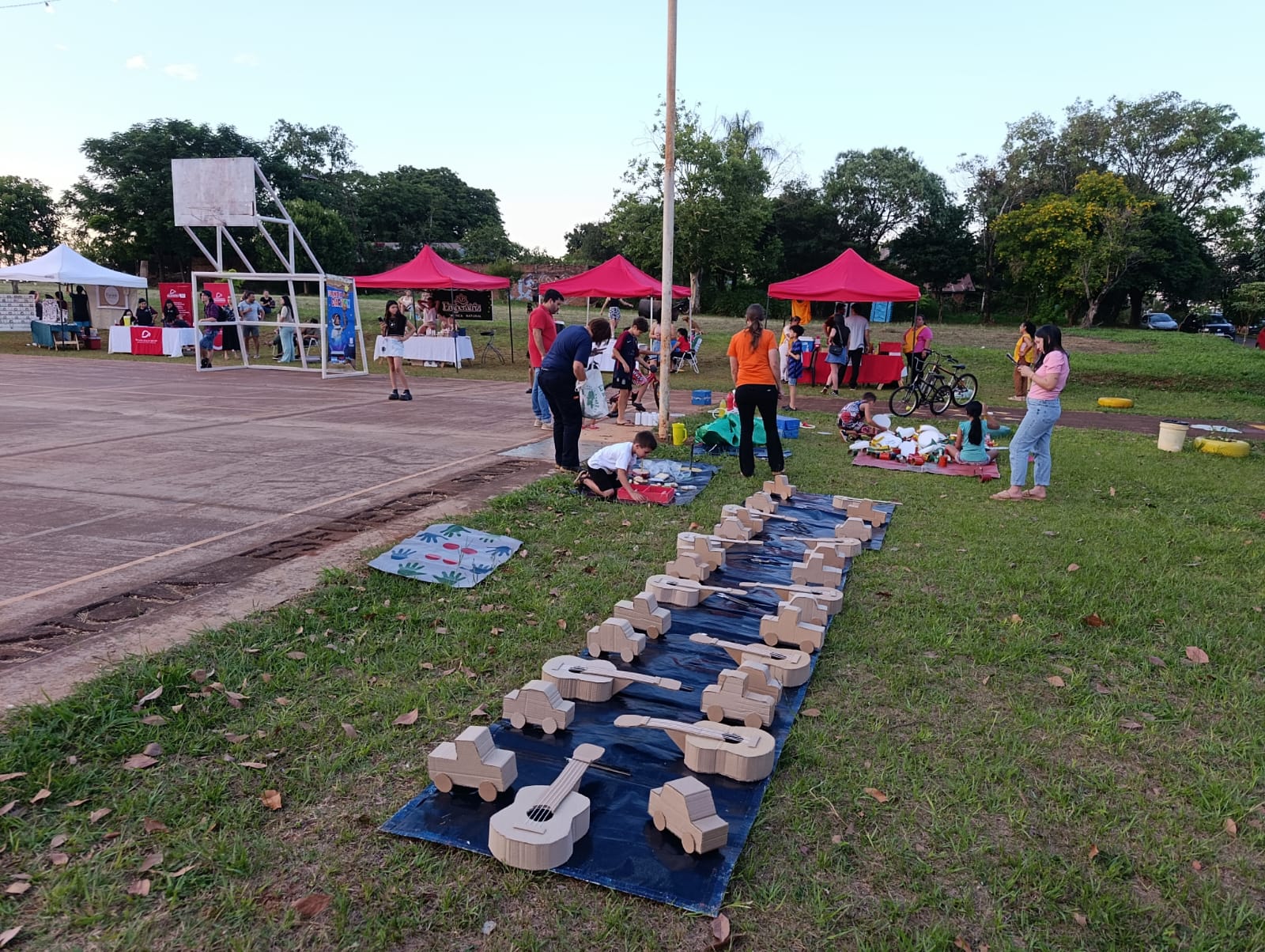 Jugar, crear y reciclar: el trabajo de "Planeta Cartón" en los barrios de Eldorado 3